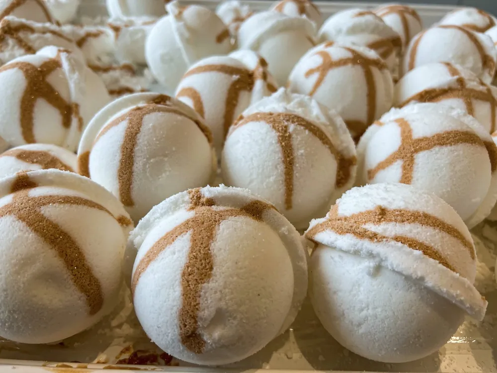Cinnamon Vanilla Bath Bombs, Set of 6