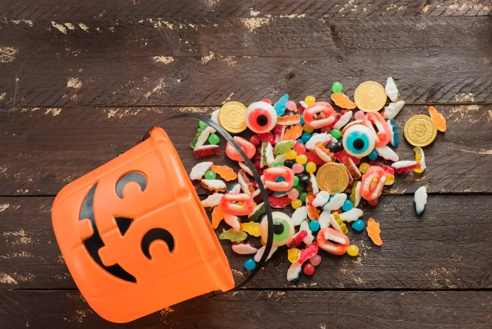 Jack-o'-Lantern Trick-or-Treat Bucket