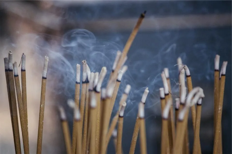 Sandalwood Incense Sticks, 100 ct