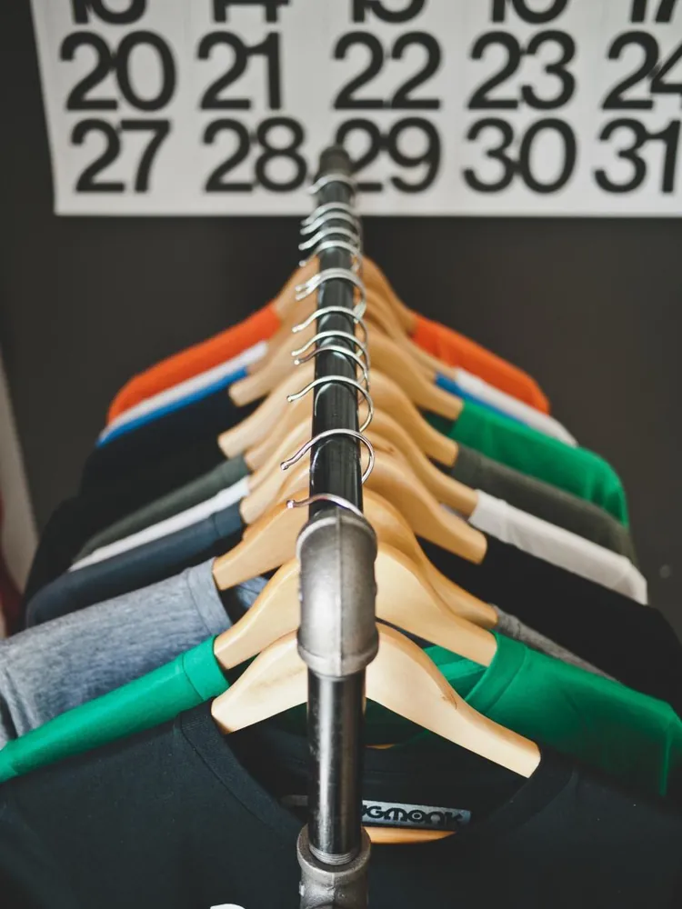 Wooden Clothes Hangers, 12 Pack