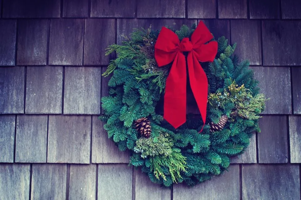 Classic Red Bow Pine Wreath