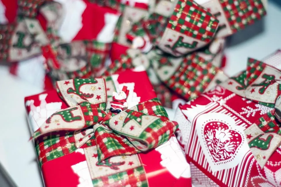 Plaid & Heart Holiday Wrap Pack