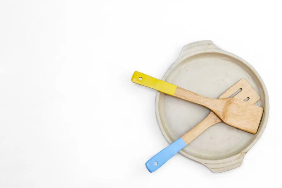 Two-Tone Wooden Spatula Set