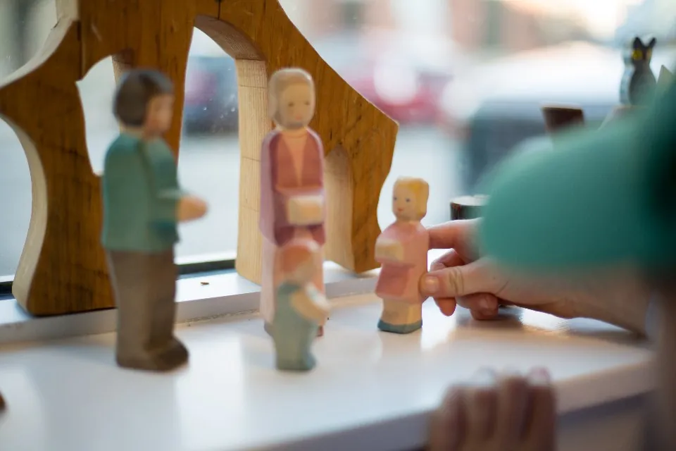 Wooden Family Figures Play Set