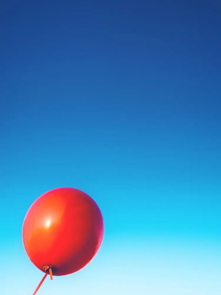 Classic Red Latex Balloons, Bag of 25
